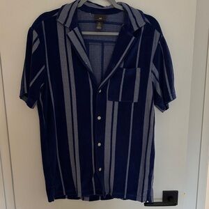 H&M Men's Navy and Blue Striped Terrycloth Shirt